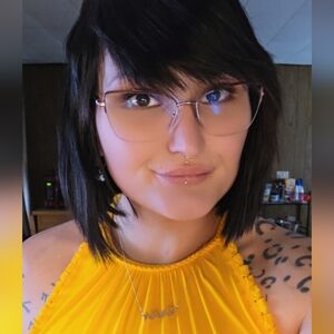 Meet your Posher, Angela